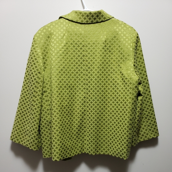 Chico's Cropped One Button Blazer Bell Arms Green Satin lining Women Size 4 - Picture 2 of 7